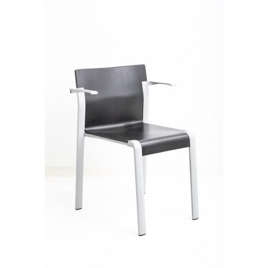 gebruikte Ahrend 360 4-leg chair with armrests tweedehands Canteen chairs