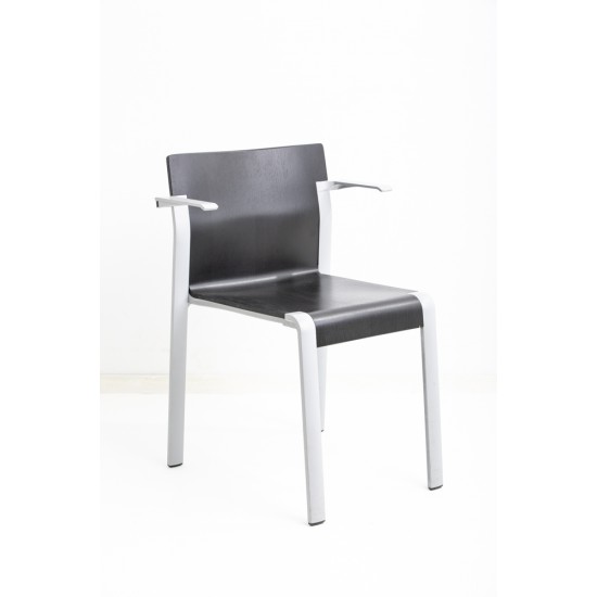 tweedehands gebruikt refurbished Stapelbare stoelen Ahrend 360 4-poot Stoel met armleuningen tweedehands - gebruikt - refurbished Ahrend 360 4-poot Stoel met armleuningen Kantinestoelen