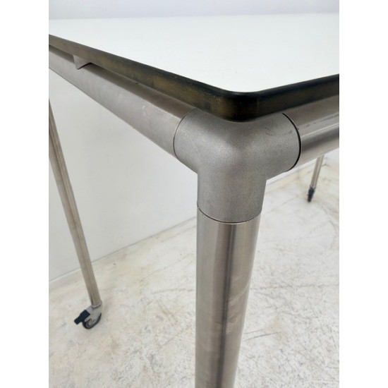 tweedehands - gebruikt - refurbished Ahrend Move-it standing table on wheels, white solid core stainless steel 150x75 Standing  table