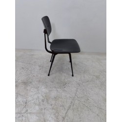 Ahrend Revolt designstoel zwart met bouten in rug