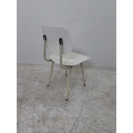 tweedehands gebruikt refurbished Kantinestoelen Ahrend Revolt designstoel wit tweedehands - gebruikt - refurbished Ahrend Revolt designstoel wit Kantinestoelen