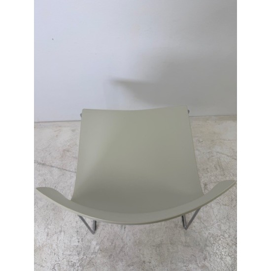 tweedehands - gebruikt - refurbished Arper Catifa 46 stapelbare design barkrukken met sledepoot Krukken