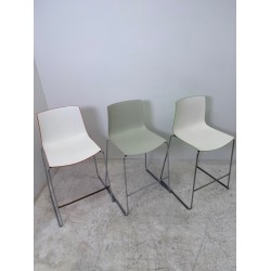 Arper Catifa 46 stapelbare design barkruk met sledeframe