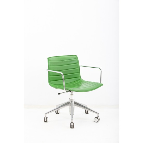 tweedehands - gebruikt - refurbished Arper Catifa 53 Chair Leather Sled Base Bucket seat chairs