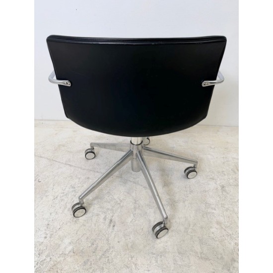 tweedehands - gebruikt - refurbished Arper Catifa 53 design bureaustoel swivel zwart leer Vintage bureaustoel