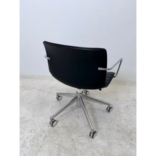 tweedehands - gebruikt - refurbished Arper Catifa 53 design bureaustoel swivel zwart leer Vintage bureaustoel