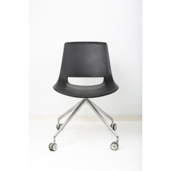 Arper Palm Draaibare Stoel Arper Palm Draaibare Stoel