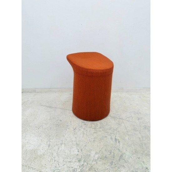 tweedehands - gebruikt - refurbished Artifort Lila 2.0 Stools/Ottomans in various colors Poufs