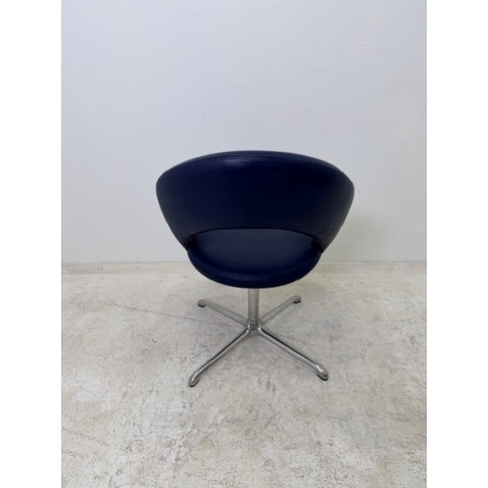 tweedehands - gebruikt - refurbished Artifort Nina Stoel Kruispoot Kuipstoelen
