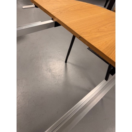 tweedehands gebruikt refurbished Side table Bent Hansen Primum round table 120 cm oak veneer showroom model tweedehands - gebruikt - refurbished Bent Hansen Primum round table 120 cm oak veneer showroom model Side table