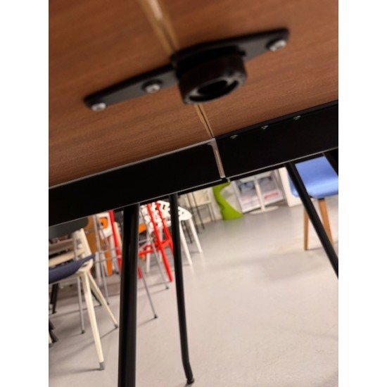 tweedehands gebruikt refurbished Side table Bent Hansen Primum round table 120 cm oak veneer showroom model tweedehands - gebruikt - refurbished Bent Hansen Primum round table 120 cm oak veneer showroom model Side table
