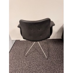 Bent Hansen Primum chair leer showroom model gebruikt