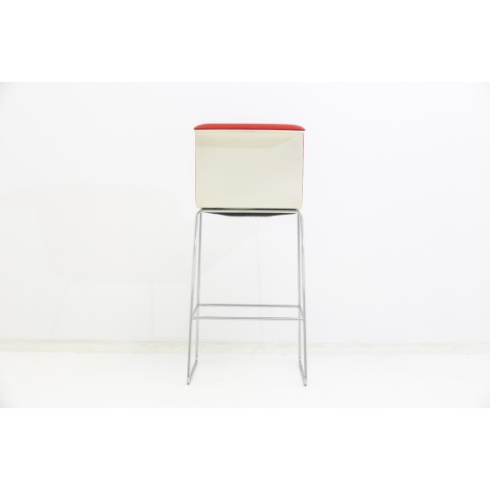 tweedehands - gebruikt - refurbished Bulo Tab Stool Stools