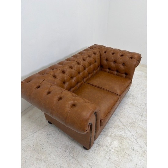 tweedehands gebruikt refurbished Bank Chesterfield set 2-zits bank en fauteuil cognac kunstleer design tweedehands - gebruikt - refurbished Chesterfield set 2-zits bank en fauteuil cognac kunstleer design Bank