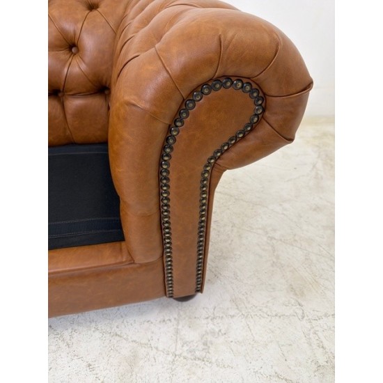 tweedehands gebruikt refurbished Bank Chesterfield set 2-zits bank en fauteuil cognac kunstleer design tweedehands - gebruikt - refurbished Chesterfield set 2-zits bank en fauteuil cognac kunstleer design Bank