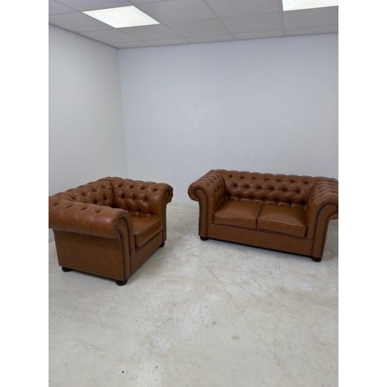 tweedehands gebruikt refurbished Bank Chesterfield set 2-zits bank en fauteuil cognac kunstleer design tweedehands - gebruikt - refurbished Chesterfield set 2-zits bank en fauteuil cognac kunstleer design Bank