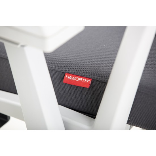 tweedehands - gebruikt - refurbished Haworth Comforto 59 office chair light gray frame Office chairs