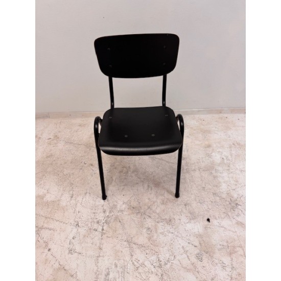 tweedehands gebruikt refurbished Kantinestoelen Eromes Marko 401 schoolstoel zwart stapelbaar tweedehands - gebruikt - refurbished Eromes Marko 401 schoolstoel zwart stapelbaar Kantinestoelen