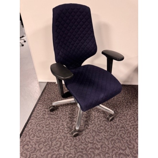 tweedehands - gebruikt - refurbished Giroflex 64 3578 Quilt donkerblauw gepolijst 4D NPR armleuningen met lendesteun showroommodel NPR1813 bureaustoelen