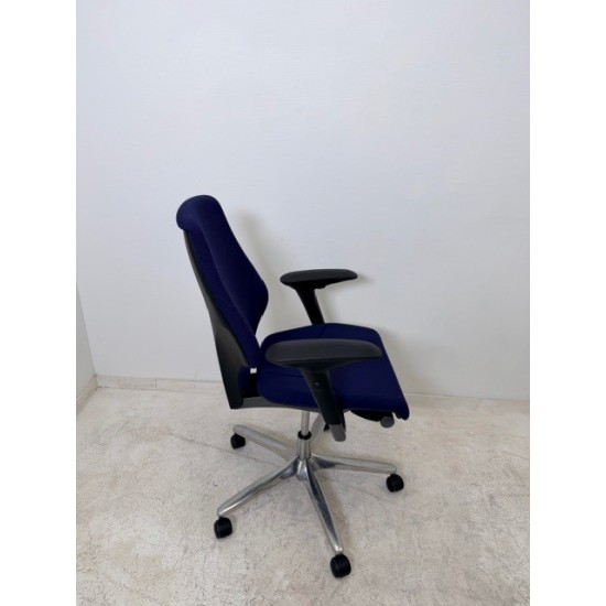 tweedehands - gebruikt - refurbished Giroflex 64-3578 bureaustoel blauw stof 4D armleuningen gepolijst voetenkruis NPR1813 bureaustoelen