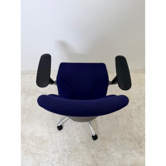 tweedehands - gebruikt - refurbished Giroflex 64-3578 bureaustoel blauw stof 4D armleuningen gepolijst voetenkruis NPR1813 bureaustoelen