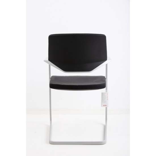 gebruikte Giroflex 656  Cantilever Chair Showroom model tweedehands Canteen chairs