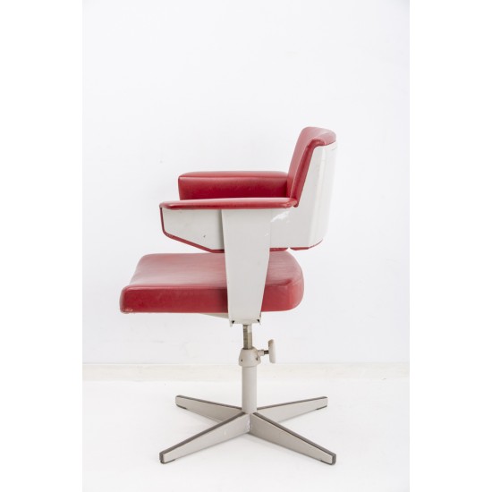 tweedehands gebruikt refurbished Leather office chairs Ahrend De Cirkel Friso Kramer tweedehands - gebruikt - refurbished Ahrend De Cirkel Friso Kramer Leather office chairs