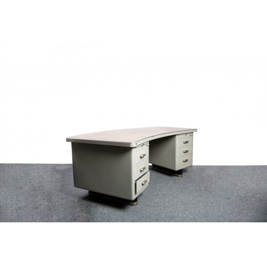 tweedehands - gebruikt - refurbished Vintage industrieel LIPS President niervormig bureau Vintage bureaus