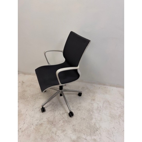 tweedehands - gebruikt - refurbished Gispen Turn conference chair, gray mesh Meeting chairs
