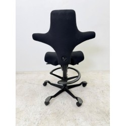 HAG Capisco 8106 bureaustoel zwart stof voetenring 