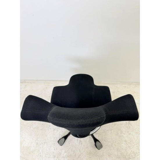 tweedehands - gebruikt - refurbished HAG Capisco 8106 bureaustoel zwart stof voetenring 24 uurstoel