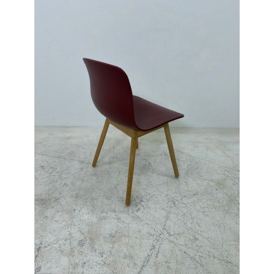 tweedehands gebruikt refurbished Kantinestoelen Hay AAC12 About a Chair stoel taupe en grijs houten poten tweedehands - gebruikt - refurbished Hay AAC12 About a Chair stoel taupe en grijs houten poten Kantinestoelen
