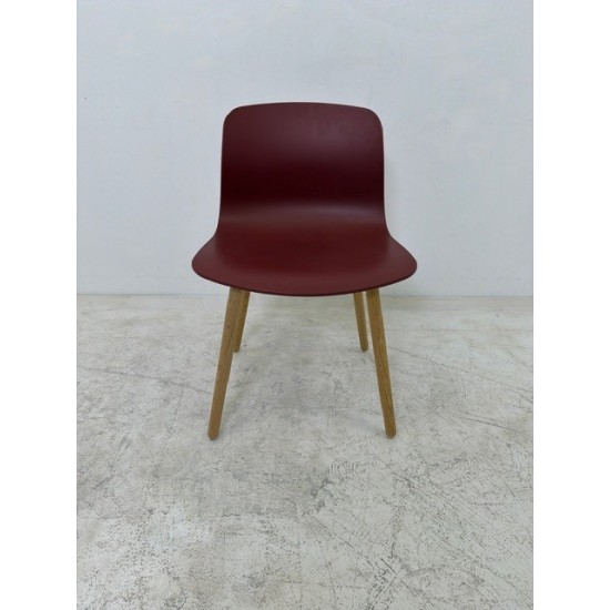 tweedehands gebruikt refurbished Kantinestoelen Hay AAC12 About a Chair stoel taupe en grijs houten poten tweedehands - gebruikt - refurbished Hay AAC12 About a Chair stoel taupe en grijs houten poten Kantinestoelen