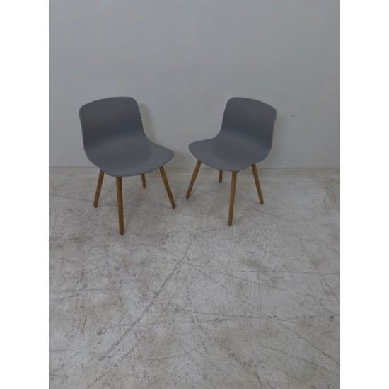 tweedehands gebruikt refurbished Kantinestoelen Hay AAC12 About a Chair stoel taupe en grijs houten poten tweedehands - gebruikt - refurbished Hay AAC12 About a Chair stoel taupe en grijs houten poten Kantinestoelen