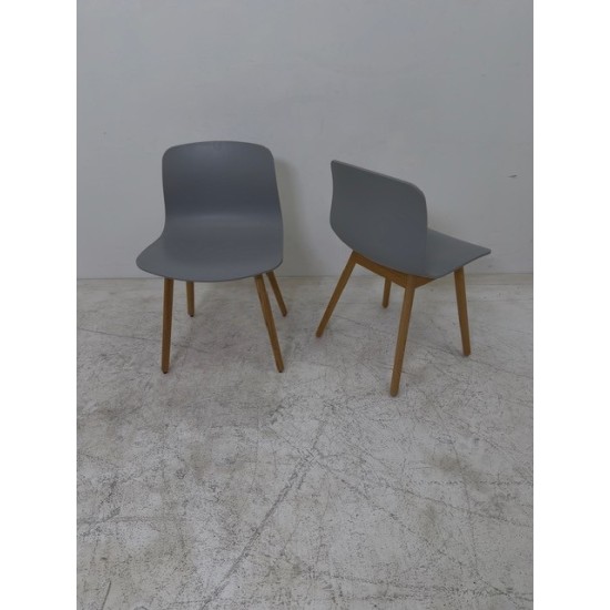 tweedehands gebruikt refurbished Kantinestoelen Hay AAC12 About a Chair stoel taupe en grijs houten poten tweedehands - gebruikt - refurbished Hay AAC12 About a Chair stoel taupe en grijs houten poten Kantinestoelen