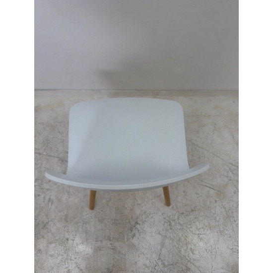 tweedehands gebruikt refurbished Kantinestoelen Hay AAC12 About a Chair stoel taupe en grijs houten poten tweedehands - gebruikt - refurbished Hay AAC12 About a Chair stoel taupe en grijs houten poten Kantinestoelen