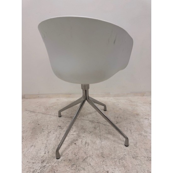 tweedehands gebruikt refurbished 4-poot stoelen Hay AAC220 About a Chair draaistoel wit tweedehands - gebruikt - refurbished Hay AAC220 About a Chair draaistoel wit 4-poot stoelen