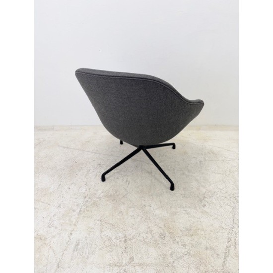tweedehands - gebruikt - refurbished Hay AAL81 About a Loungechair antraciet showroomstaat Kuipstoelen