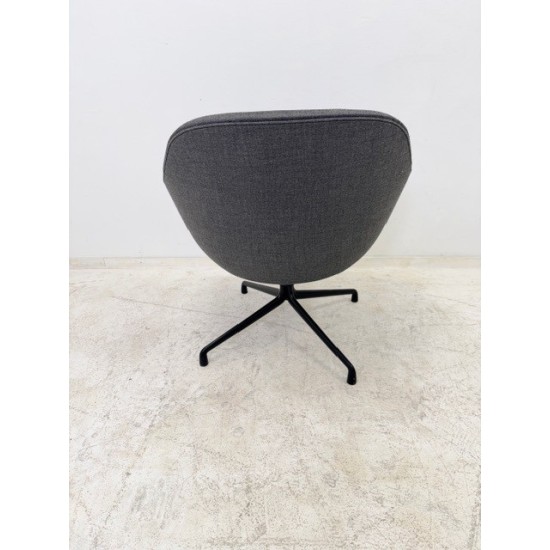tweedehands - gebruikt - refurbished Hay AAL81 About a Loungechair antraciet showroomstaat Kuipstoelen