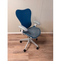 Herman Miller Mirra2 butterfly back white turquoise office chair full options showroommodel