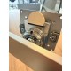 tweedehands - gebruikt - refurbished Humanscale M8 design monitorarm met crossbar voor 2 monitoren wit gepolijst bolt trough bladbevestiging Monitorarmen