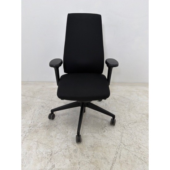 tweedehands gebruikt refurbished Thuiswerk bureaustoel Interstuhl Aim 1S08A bureaustoel hoge rug zwart stof tweedehands - gebruikt - refurbished Interstuhl Aim 1S08A bureaustoel hoge rug zwart stof Thuiswerk bureaustoel