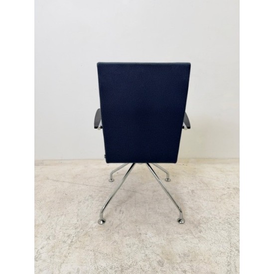tweedehands - gebruikt - refurbished Martela Form conferentiestoel donkergrijs Vergaderstoelen