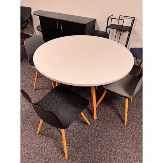 tweedehands gebruikt refurbished Conference table Mobel Linea Nexos round table 120cm white beech showroom model tweedehands - gebruikt - refurbished Mobel Linea Nexos round table 120cm white beech showroom model Conference table