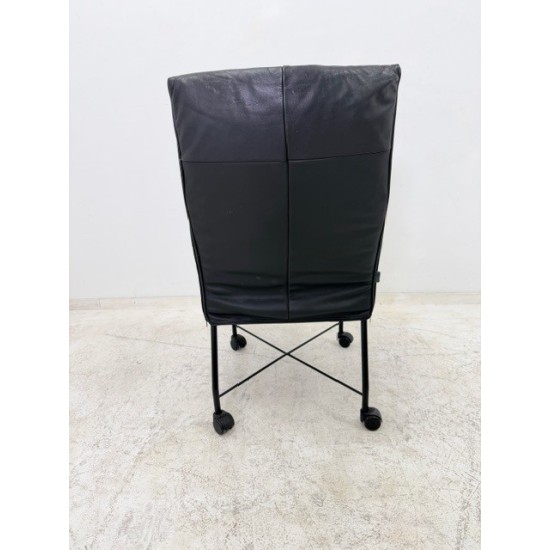 tweedehands - gebruikt - refurbished Montis Chaplin Armchair black leather wheels Chairs 4 legs
