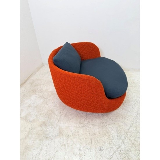 tweedehands - gebruikt - refurbished Moooi Bart swivel design fauteuil rood Fauteuils