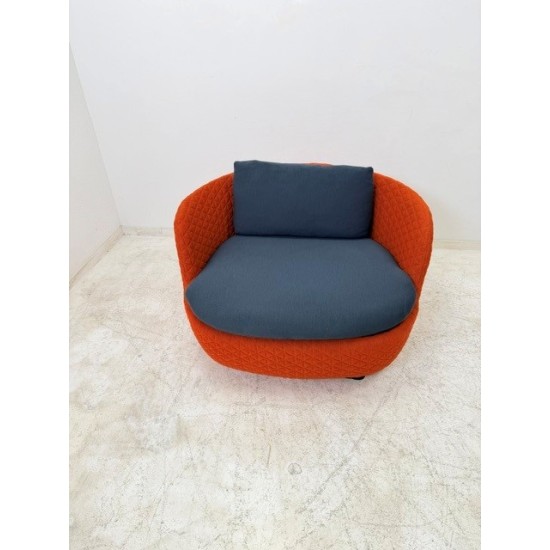 tweedehands - gebruikt - refurbished Moooi Bart swivel design fauteuil rood Fauteuils