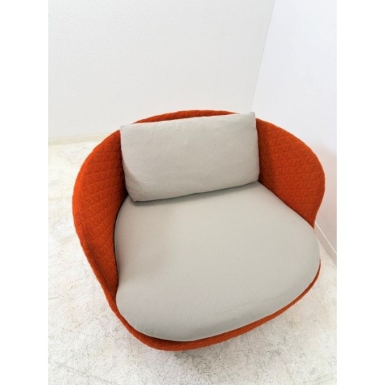 tweedehands - gebruikt - refurbished Moooi Bart swivel design fauteuil rood Fauteuils