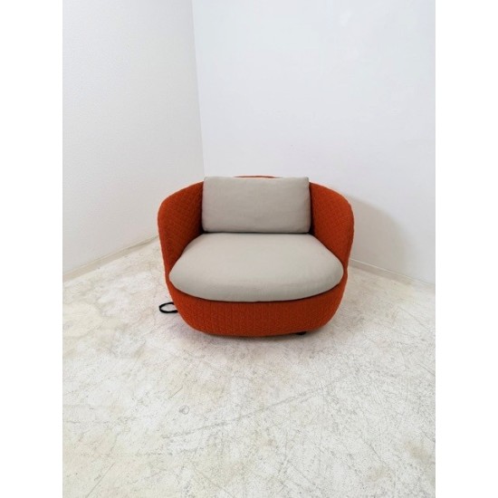 tweedehands - gebruikt - refurbished Moooi Bart swivel design fauteuil rood Fauteuils