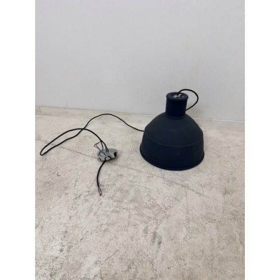 tweedehands - gebruikt - refurbished Muuto diverse design kleurrijke hanglampen - in zeer goede staat Design verlichting